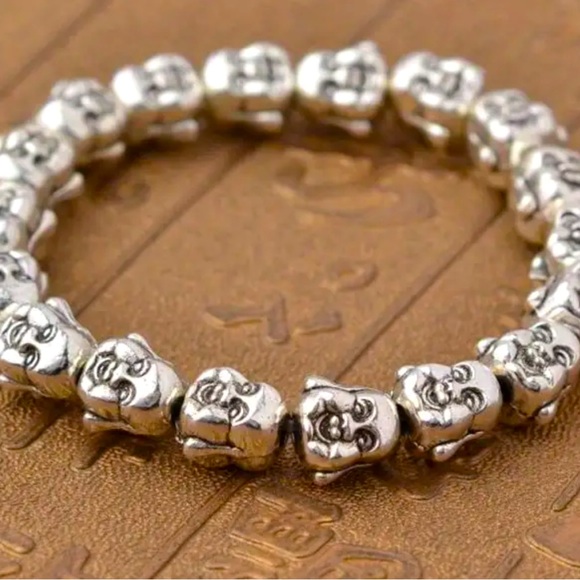 Silver smiling Buddha bracelet - Picture 2 of 2